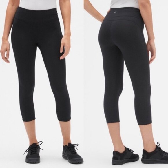 Gap Fit Black Compression Leggings Capri GFast Size‎ Small Slim Fit Crop Pants S - Picture 1 of 10